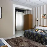 Redebora 3*