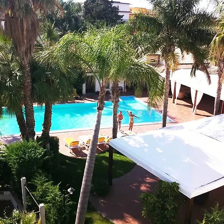 里迪博拉酒店 3* 托雷格罗塔