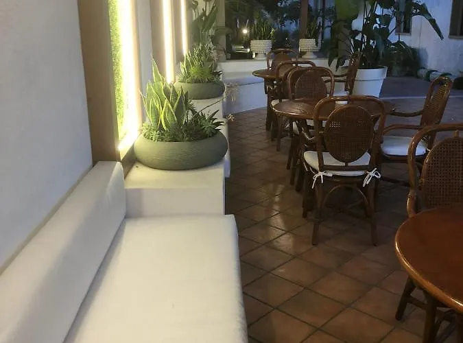 Otel Redebora