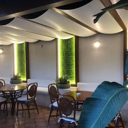 Redebora Hotel 3*