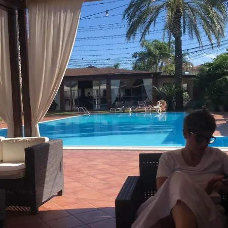 Redebora 3*