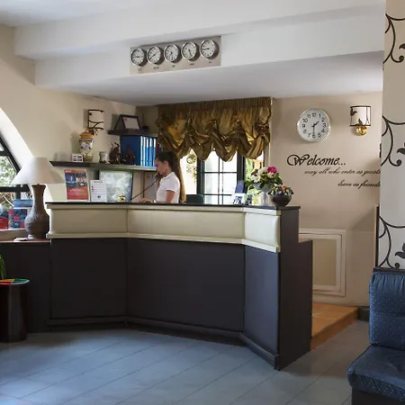 Redebora Hotel 3*