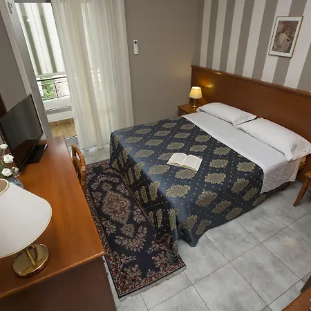 Redebora 3*