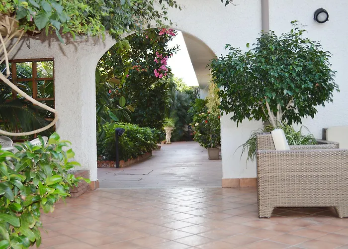 里迪博拉酒店 3* 托雷格罗塔